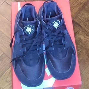 Nike Air Huarache Black/Black-White